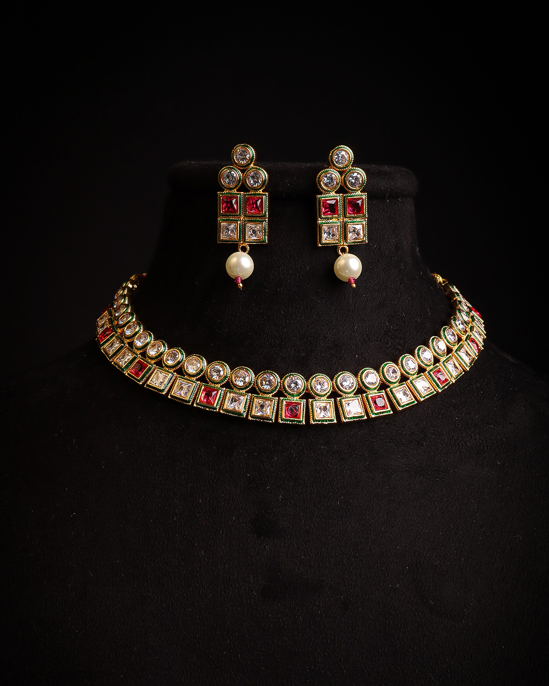 Red hot sale kundan necklace